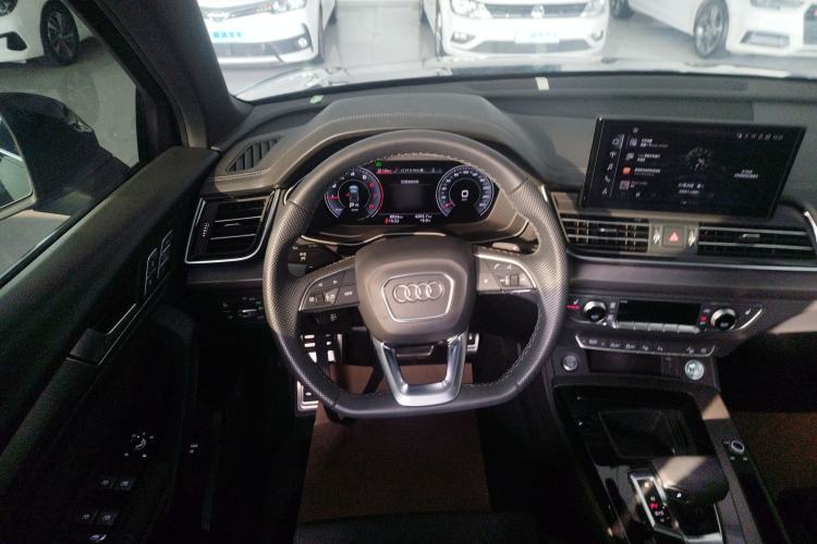 Used Audi Q5L Sportback 2023 40 TFSI Luxury Model Steering Wheel