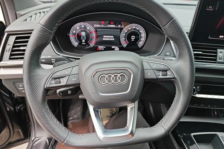 Used Audi Q5L Sportback 2023 40 TFSI Luxury Model Steering Wheel