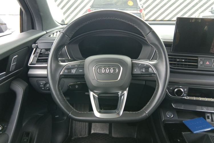 Used Audi Q5L Sportback 2023 40 TFSI Fashion Model Steering Wheel