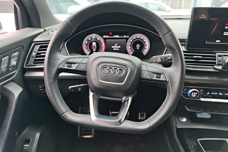 Used Audi Q5L Sportback 2023 40 TFSI Luxury Model Steering Wheel