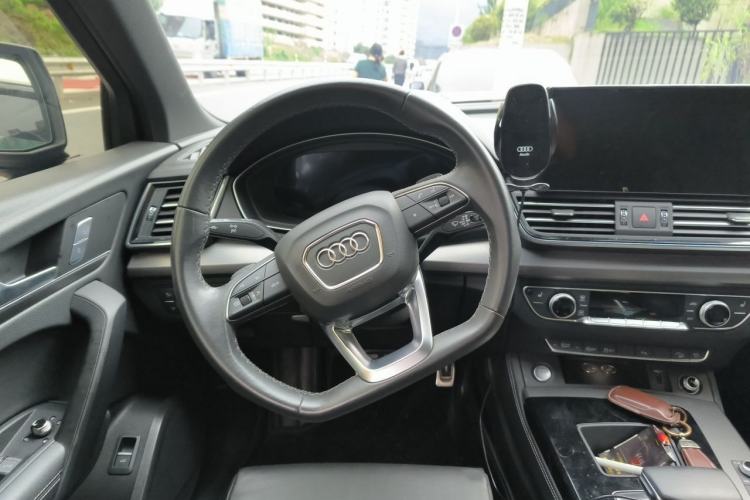 Used Audi Q5L Sportback 2023 40 TFSI Luxury Model Steering Wheel