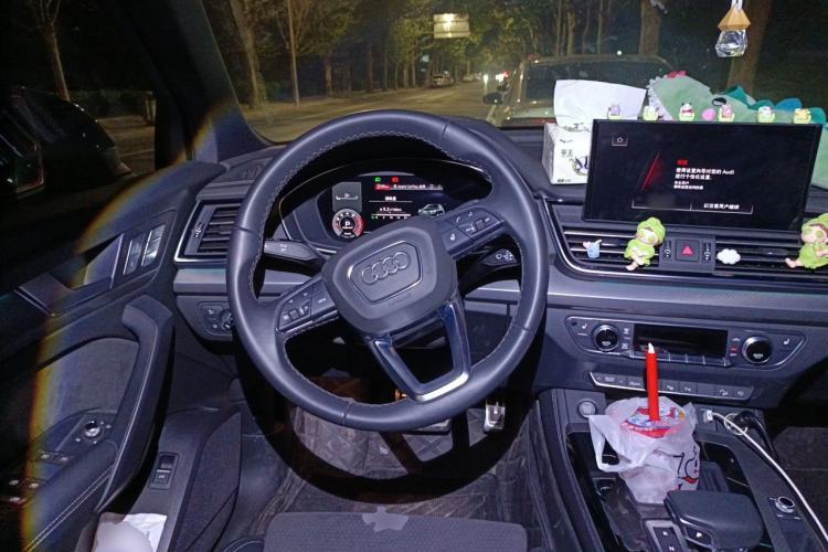 Used Audi Q5L Sportback 2023 40 TFSI Luxury Model Steering Wheel