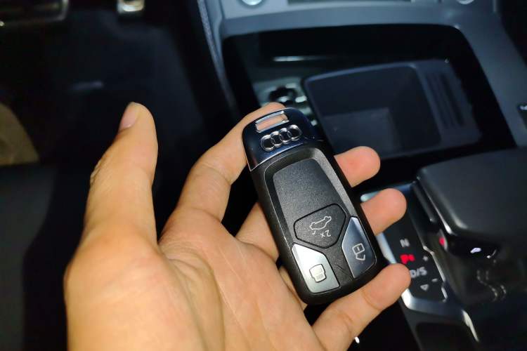 Used Audi Q5L Sportback 2023 40 TFSI Fashion Model Vehicle Key