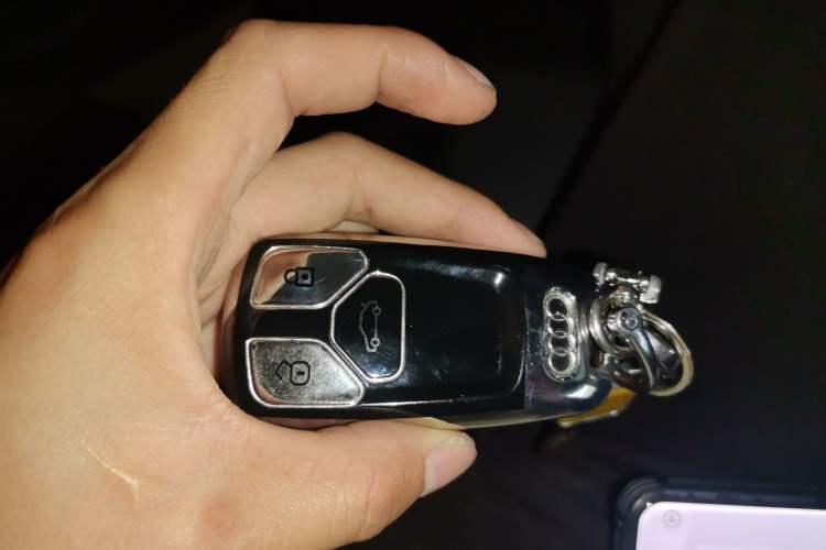 Used Audi Q5L Sportback 2023 40 TFSI Fashion Model Vehicle Key