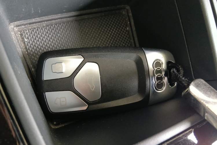 Used Audi Q5L Sportback 2023 40 TFSI Fashion Model Vehicle Key