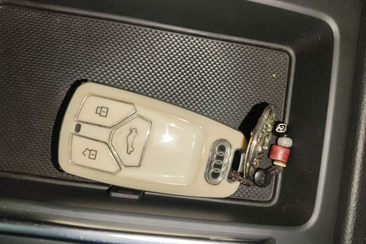 Used Audi Q5L Sportback 2023 40 TFSI Fashion Model Vehicle Key