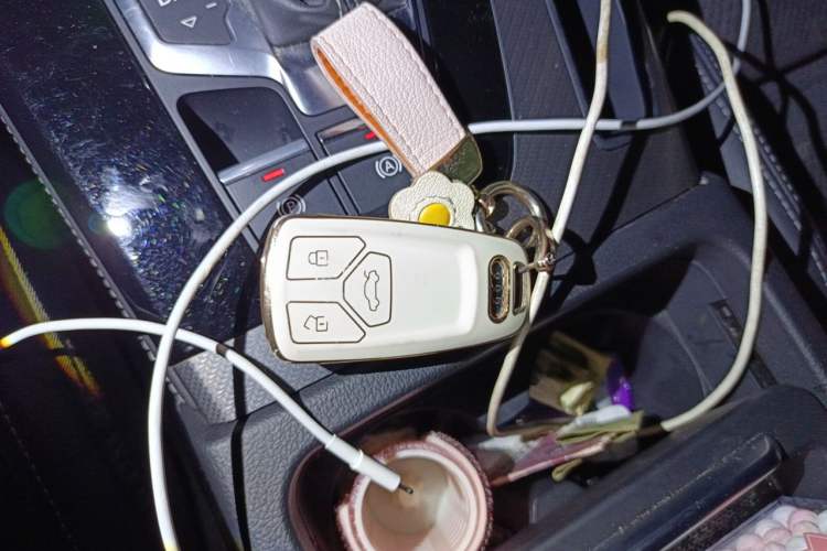 Used Audi Q5L Sportback 2023 40 TFSI Luxury Model Vehicle Key