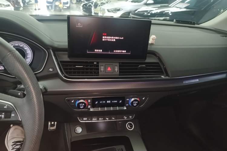 Used Audi Q5L Sportback 2023 40 TFSI Luxury Model Audio And AC Panel