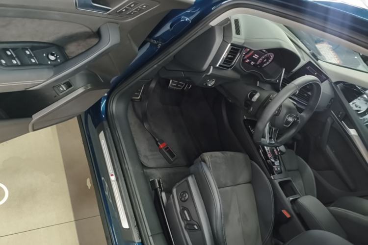 Used Audi Q5L Sportback 2023 40 TFSI Luxury Model Driver Seat