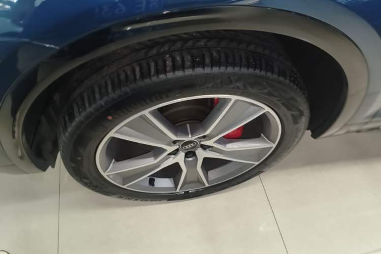 Used Audi Q5L Sportback 2023 40 TFSI Luxury Model Left Front Wheel Hub