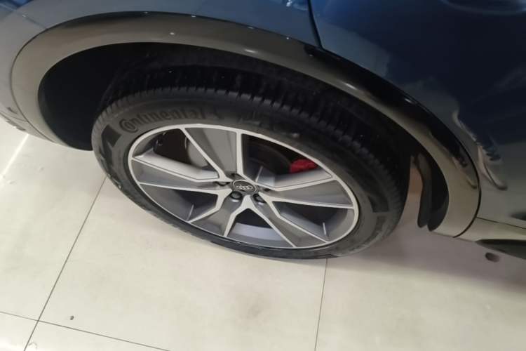 Used Audi Q5L Sportback 2023 40 TFSI Luxury Model Right Rear Wheel Hub