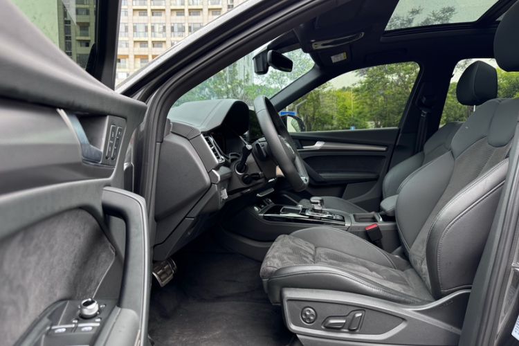 Used Audi Q5L Sportback 2023 40 TFSI Luxury Model Interior 7