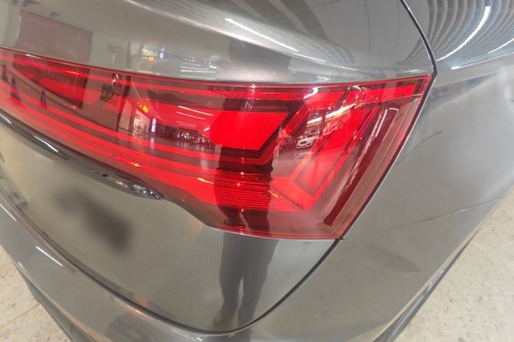Used Audi Q5L Sportback 2023 40 TFSI Luxury Model Right Rear Taillight