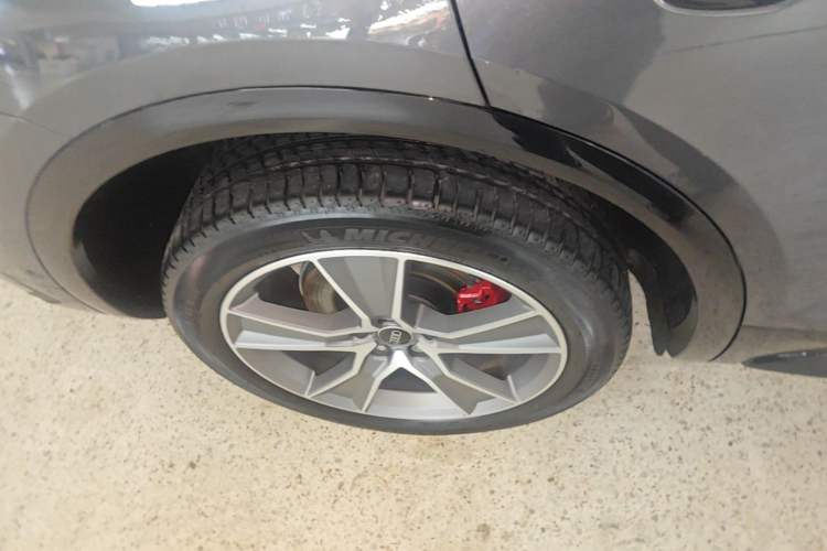 Used Audi Q5L Sportback 2023 40 TFSI Luxury Model Right Rear Wheel Hub