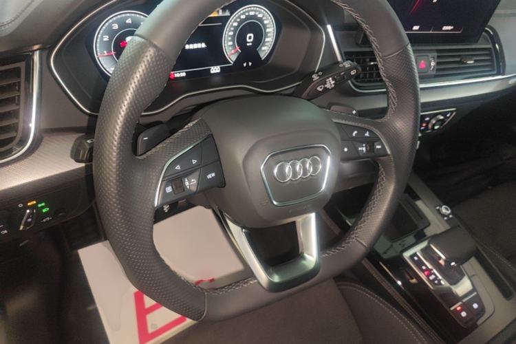 Used Audi Q5L Sportback 2023 40 TFSI Luxury Model Steering Wheel