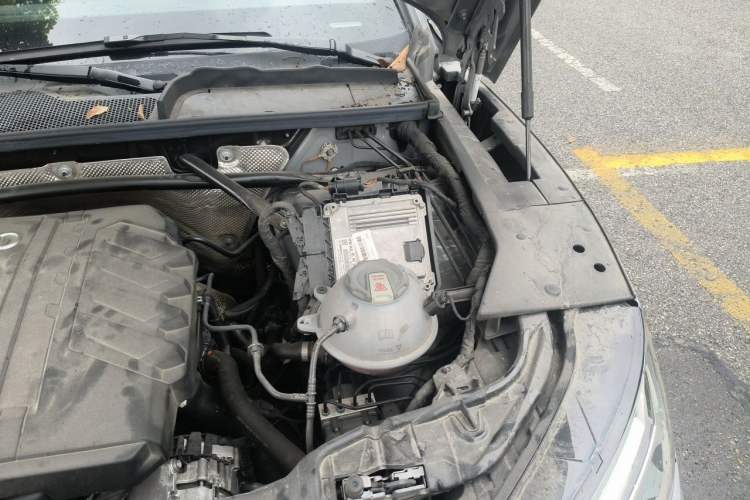 Used Audi Q5L Sportback 2023 40 TFSI Luxury Model Engine Bay Left