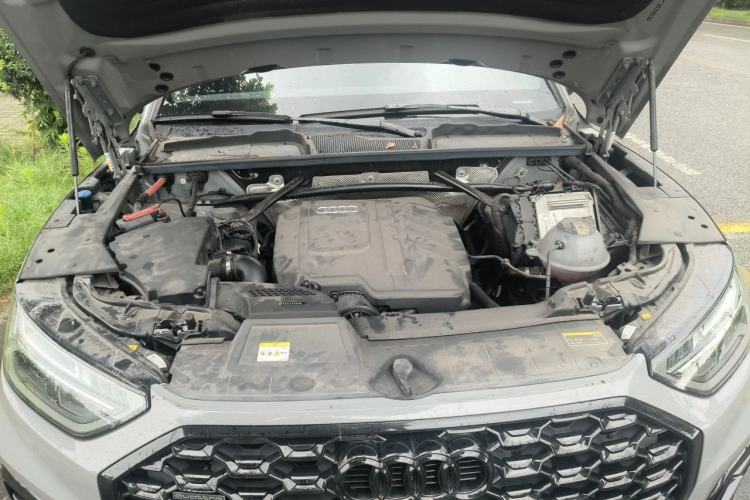 Used Audi Q5L Sportback 2023 40 TFSI Luxury Model Engine Bay