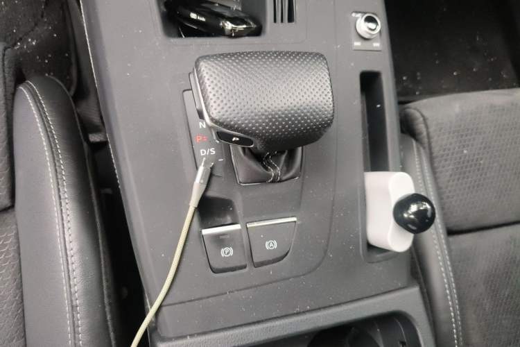 Used Audi Q5L Sportback 2023 40 TFSI Luxury Model Gear Lever