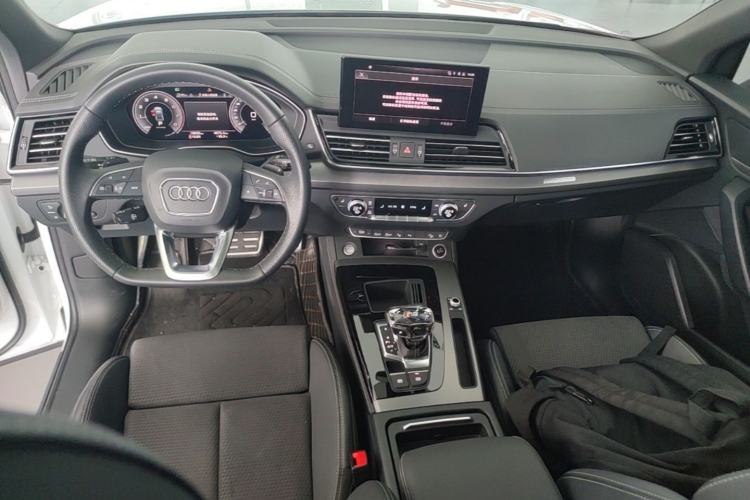Used Audi Q5L Sportback 2023 40 TFSI Luxury Model Center Console