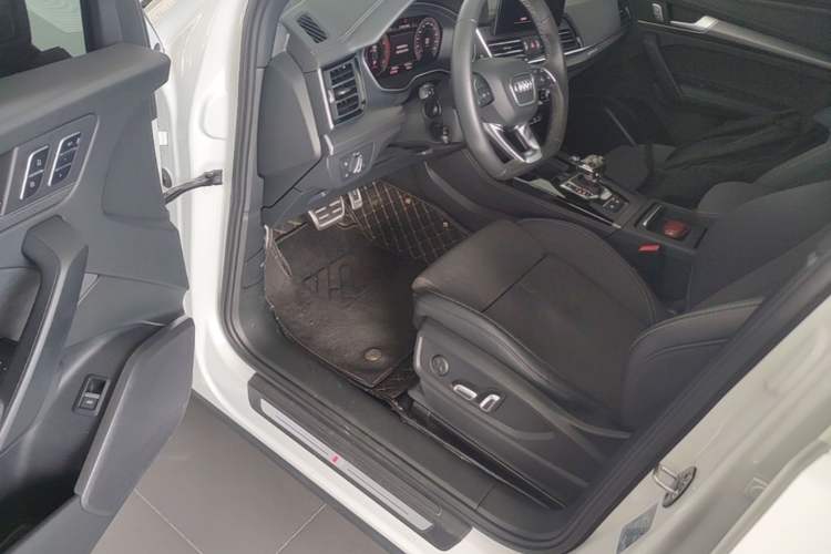 Used Audi Q5L Sportback 2023 40 TFSI Luxury Model Driver Seat