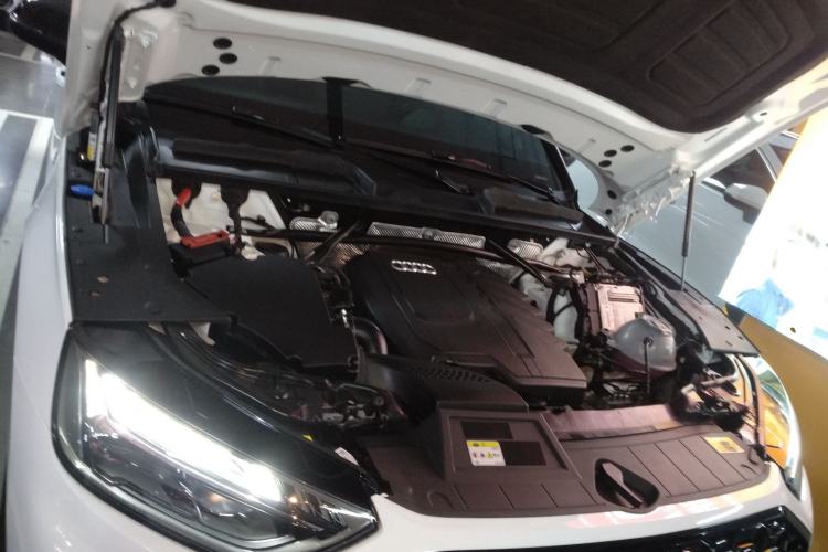 Used Audi Q5L Sportback 2023 40 TFSI Luxury Model Engine Bay