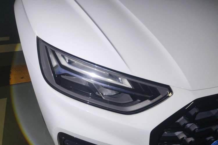 Used Audi Q5L Sportback 2023 45 TFSI Luxury Edition Right Front Headlight