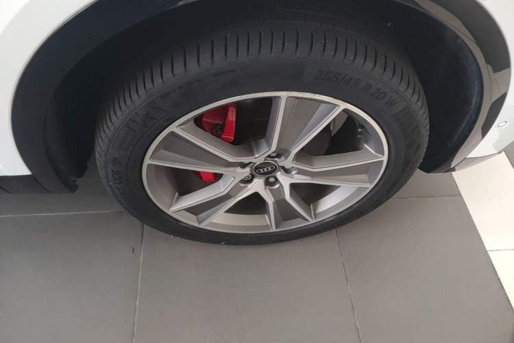 Used Audi Q5L Sportback 2023 40 TFSI Luxury Model Right Front Wheel Hub