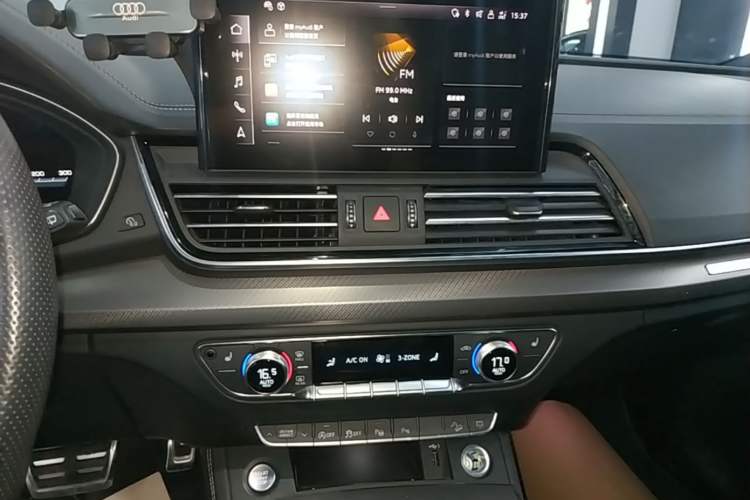 Used Audi Q5L Sportback 2024 45 TFSI Luxury Edition Audio And AC Panel
