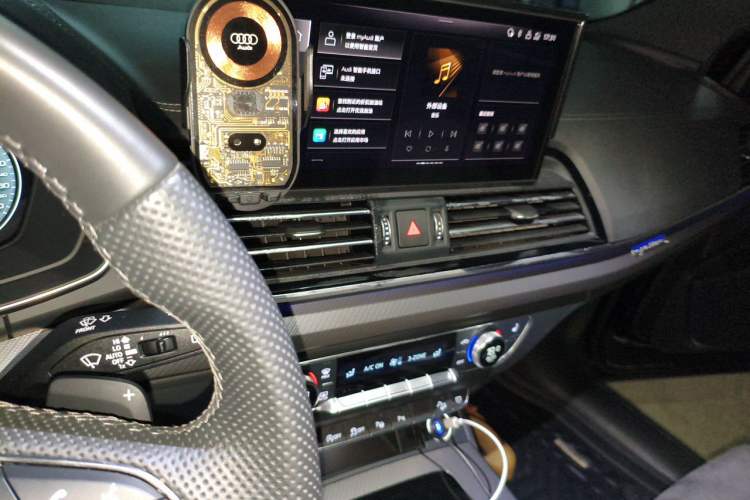 Used Audi Q5L Sportback 2024 40 TFSI Luxury Edition Audio And AC Panel