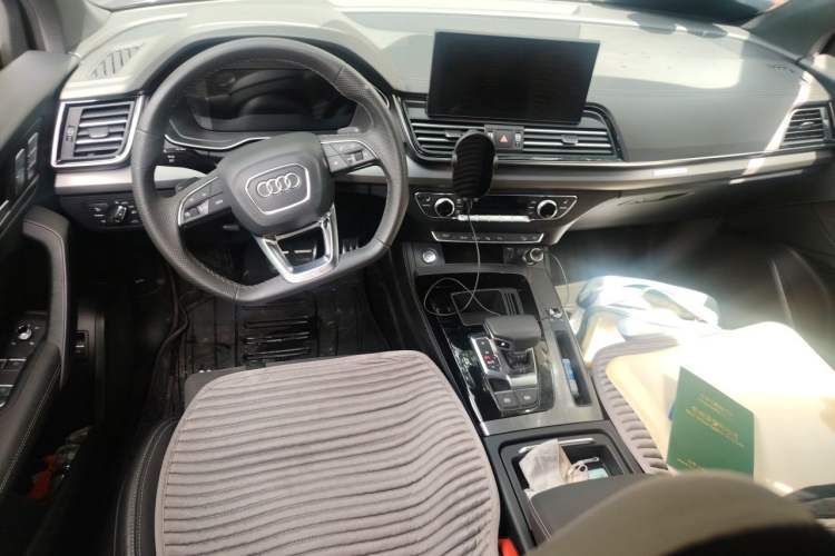 Used Audi Q5L Sportback 2024 40 TFSI Luxury Edition Center Console