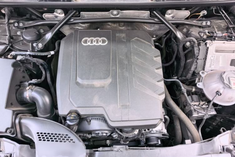 Used Audi Q5L Sportback 2024 40 TFSI Fashion Version Engine Bay