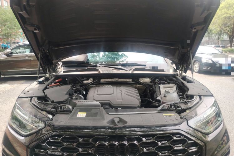 Used Audi Q5L Sportback 2024 40 TFSI Luxury Edition Engine Bay