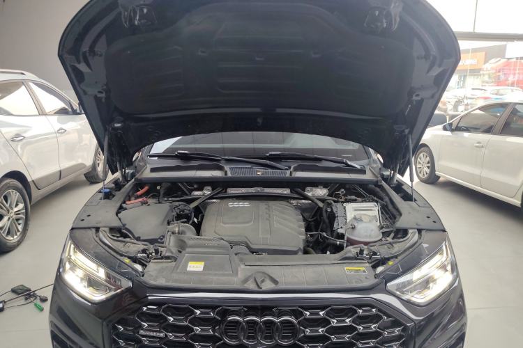 Used Audi Q5L Sportback 2024 40 TFSI Luxury Edition Engine Bay