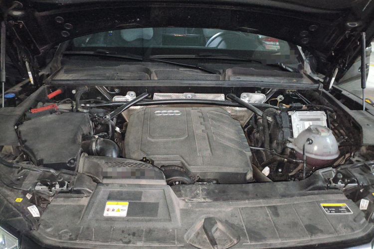 Used Audi Q5L Sportback 2024 40 TFSI Luxury Edition Engine Bay