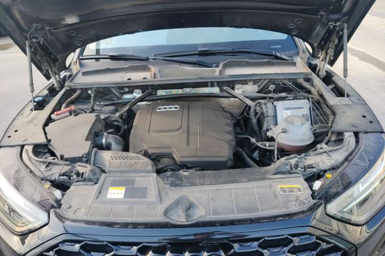 Used Audi Q5L Sportback 2024 40 TFSI Luxury Edition Engine Bay