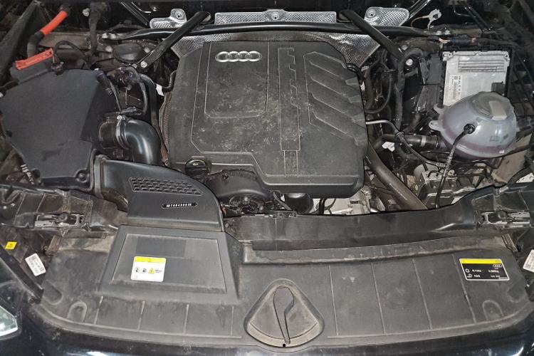 Used Audi Q5L Sportback 2024 40 TFSI Luxury Edition Engine Bay