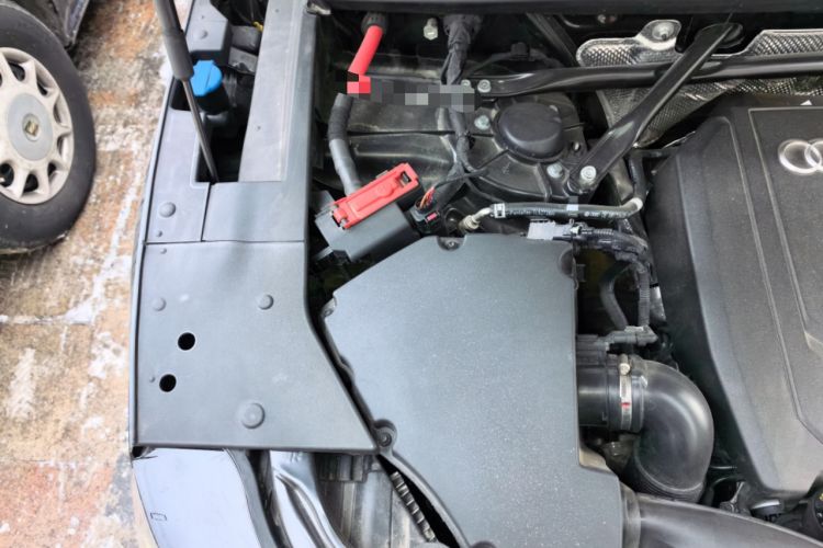 Used Audi Q5L Sportback 2024 40 TFSI Fashion Version Engine Bay Right