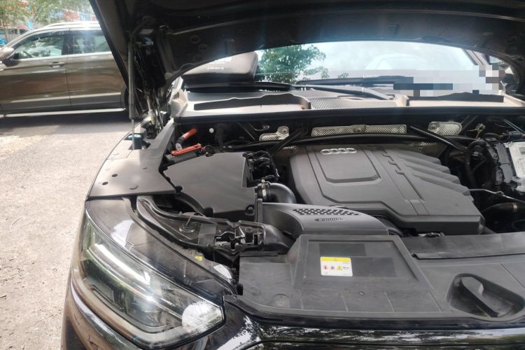 Used Audi Q5L Sportback 2024 40 TFSI Luxury Edition Engine Bay Right