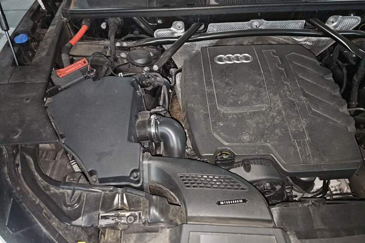 Used Audi Q5L Sportback 2024 40 TFSI Luxury Edition Engine Bay Right