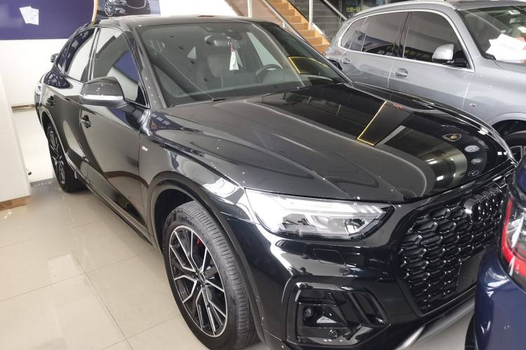 Used Audi Q5L Sportback 2024 45 TFSI Luxury Edition Front Right 45 Deg