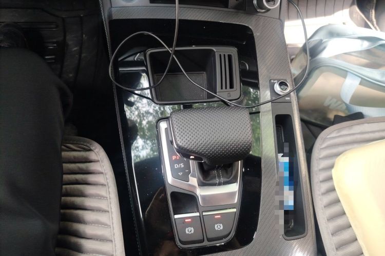 Used Audi Q5L Sportback 2024 40 TFSI Luxury Edition Gear Lever
