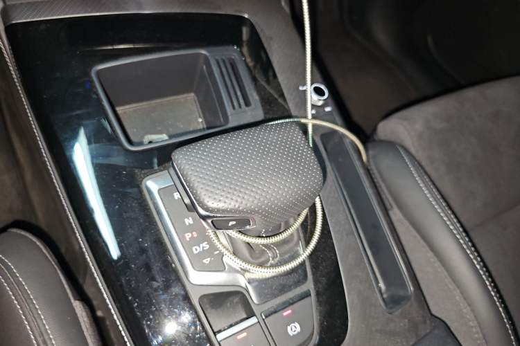 Used Audi Q5L Sportback 2024 40 TFSI Luxury Edition Gear Lever