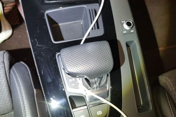 Used Audi Q5L Sportback 2024 40 TFSI Luxury Edition Gear Lever