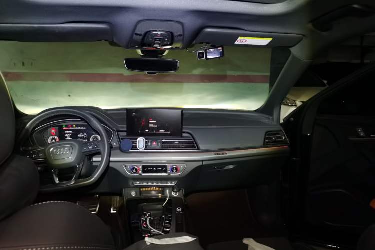 Used Audi Q5L Sportback 2024 40 TFSI Luxury Edition Headliner