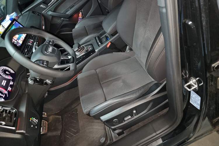 Used Audi Q5L Sportback 2024 40 TFSI Luxury Edition Left Front Seat
