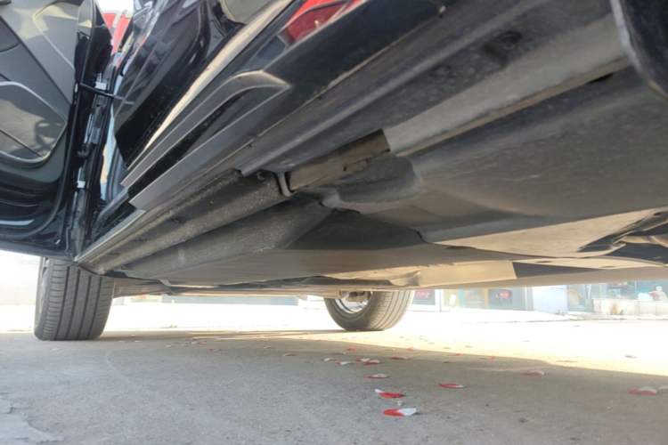 Used Audi Q5L Sportback 2024 40 TFSI Luxury Edition Left Side Sill