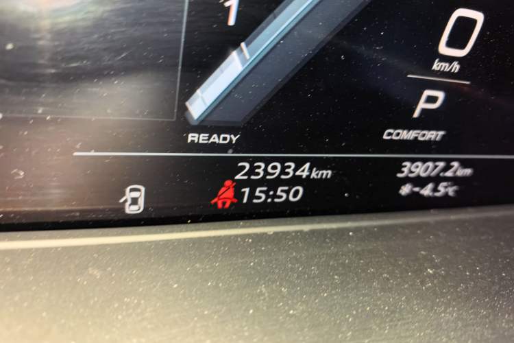 Used Audi Q5L Sportback 2024 40 TFSI Fashion Version Odometer Close Up