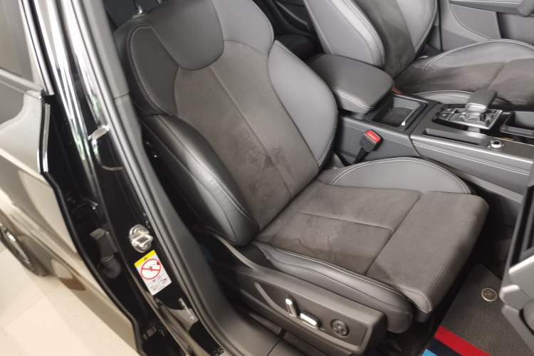 Used Audi Q5L Sportback 2024 45 TFSI Luxury Edition Right Front Seat