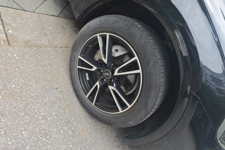 Used Audi Q5L Sportback 2024 40 TFSI Fashion Version Right Front Wheel Hub