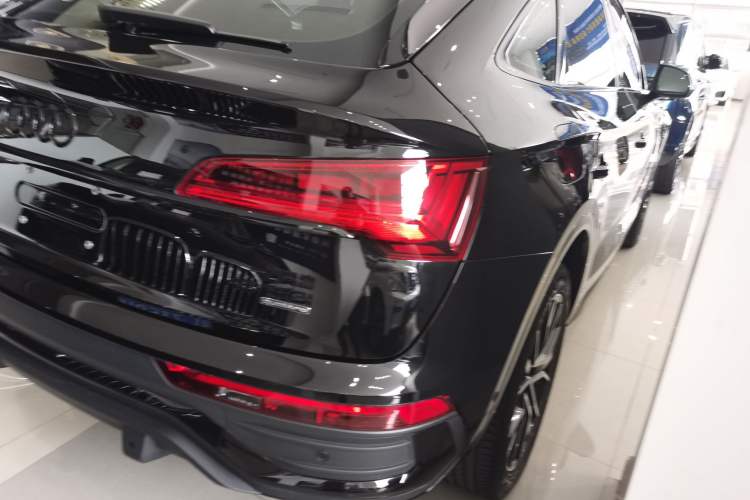 Used Audi Q5L Sportback 2024 45 TFSI Luxury Edition Right Rear Taillight